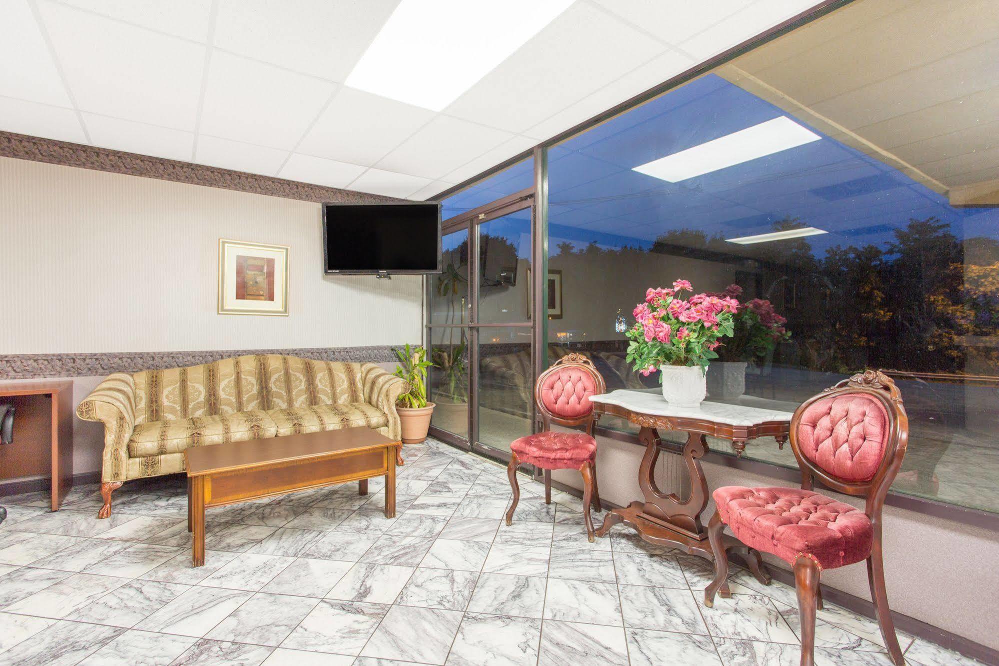 Knights Inn Roanoke Ngoại thất bức ảnh