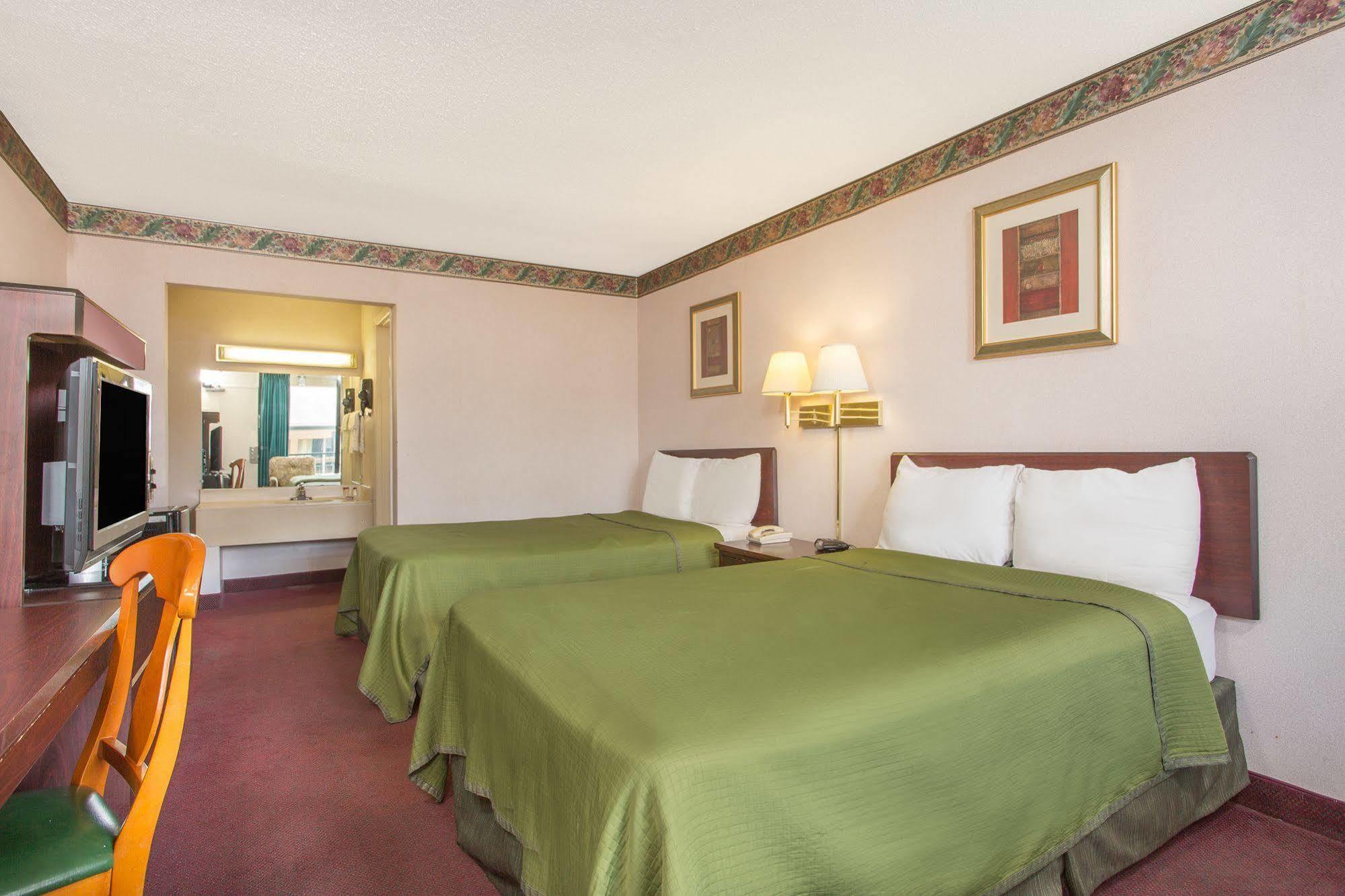 Knights Inn Roanoke Ngoại thất bức ảnh