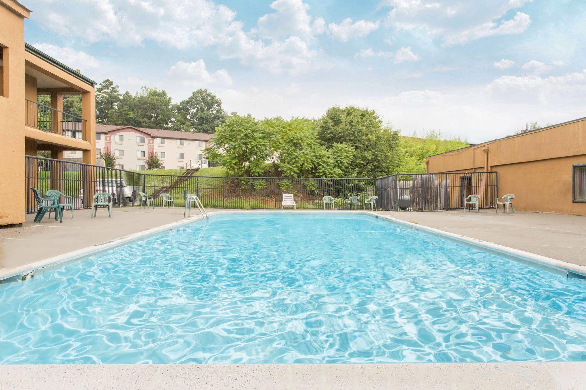 Knights Inn Roanoke Ngoại thất bức ảnh