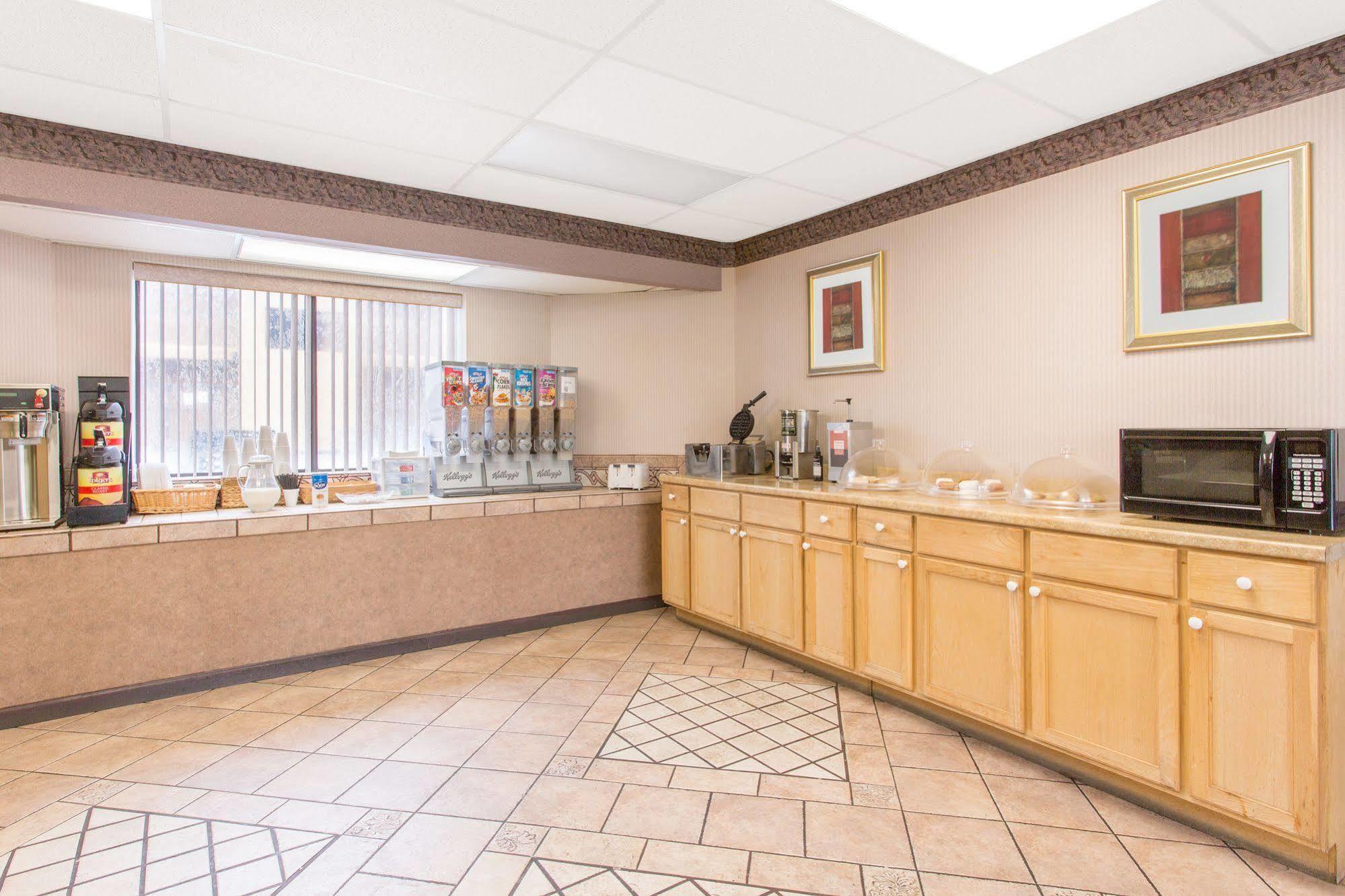 Knights Inn Roanoke Ngoại thất bức ảnh